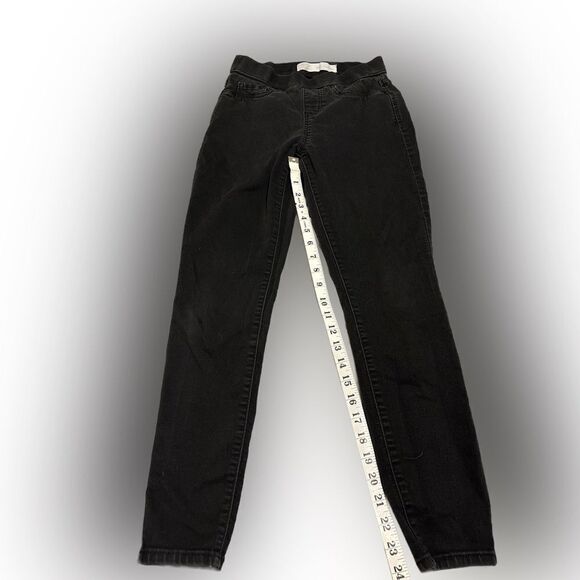 Signature Levi’s Pull-On Skinny Jeans - Picture 3 of 8